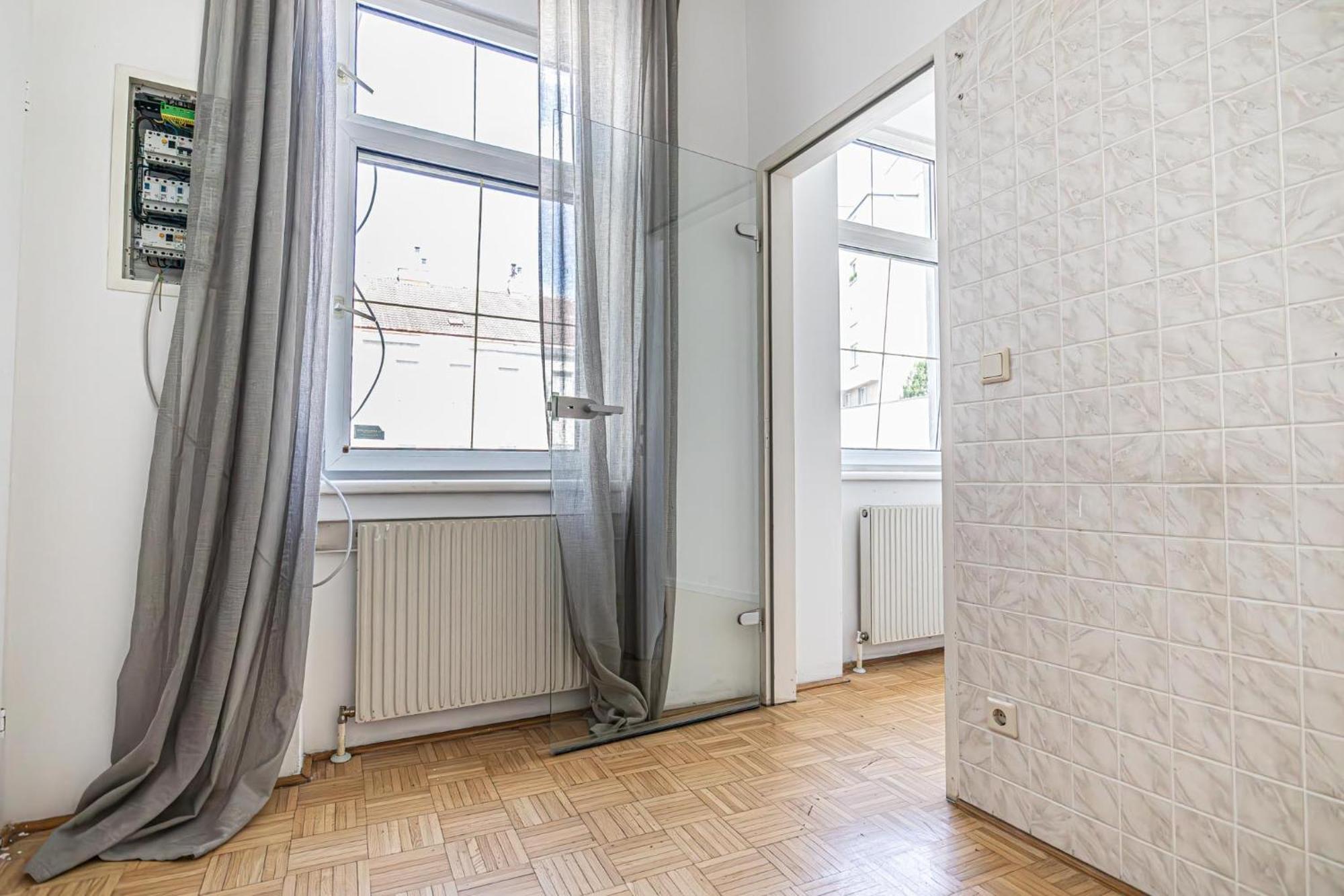 Near Schoenbrunn - Economy Rooms In Shared Apartment At Meidling Train Station Wenen Buitenkant foto