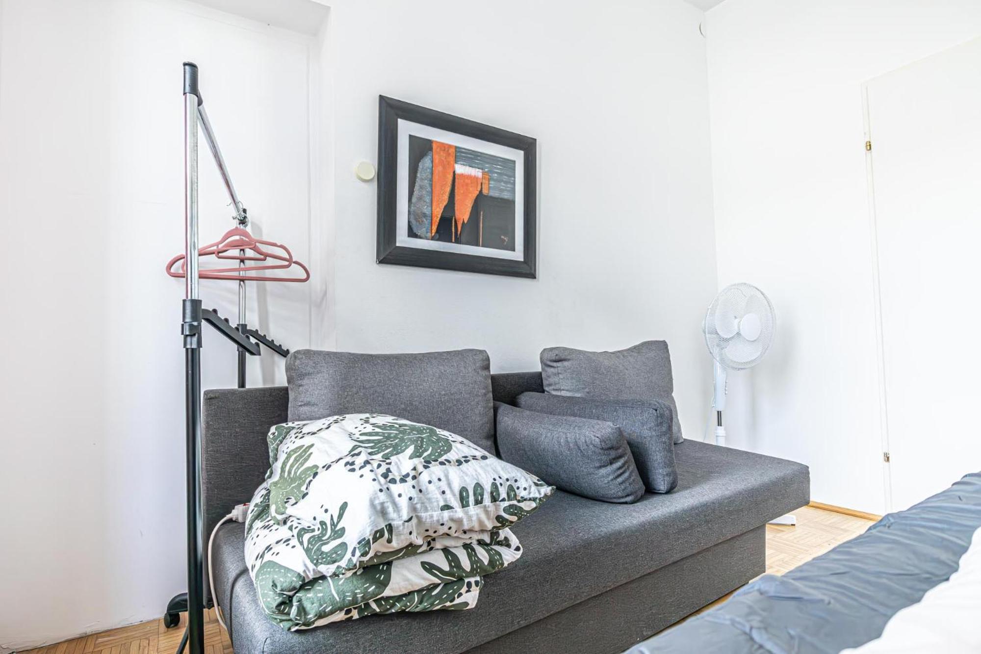 Near Schoenbrunn - Economy Rooms In Shared Apartment At Meidling Train Station Wenen Buitenkant foto