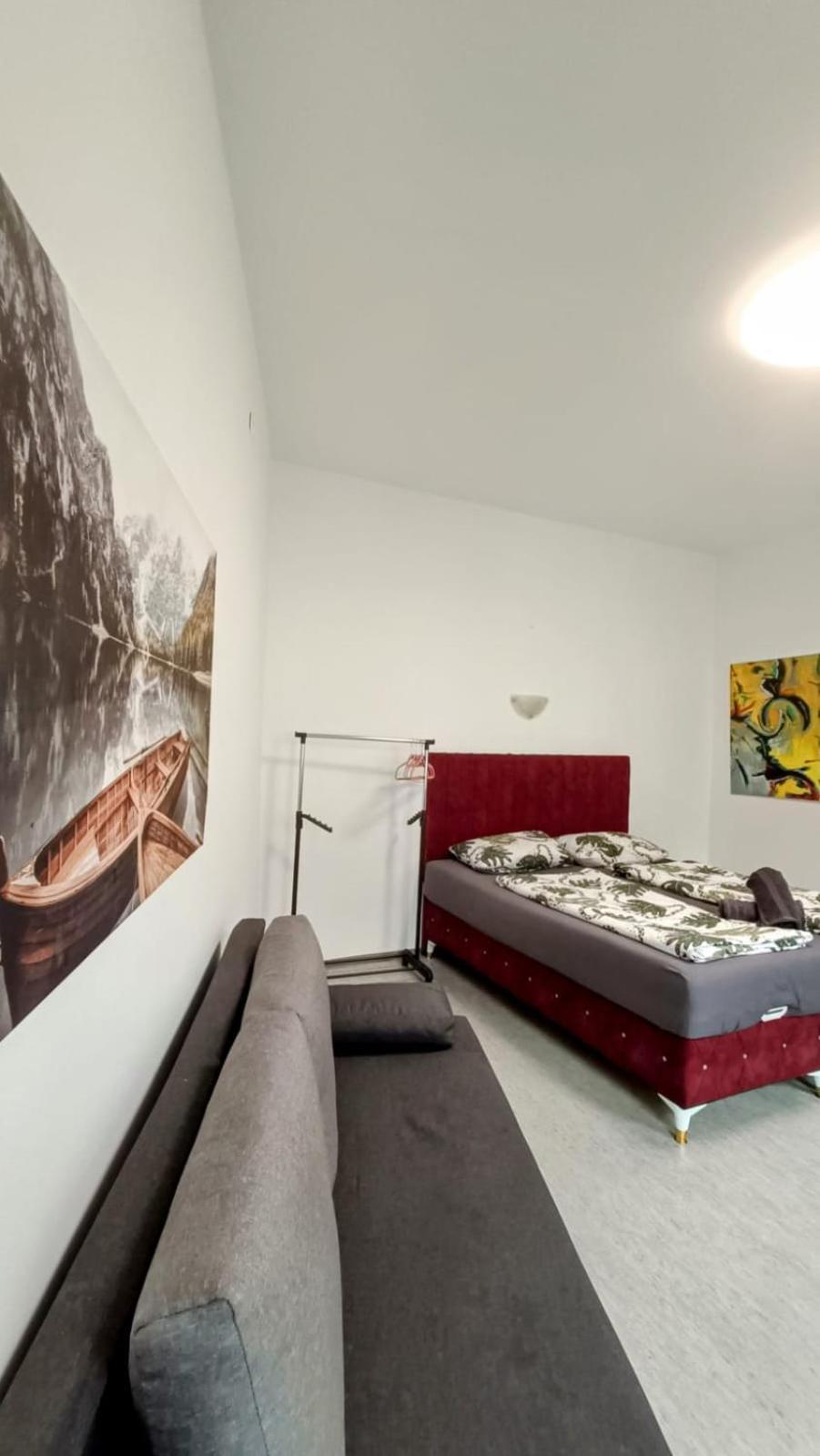 Near Schoenbrunn - Economy Rooms In Shared Apartment At Meidling Train Station Wenen Buitenkant foto