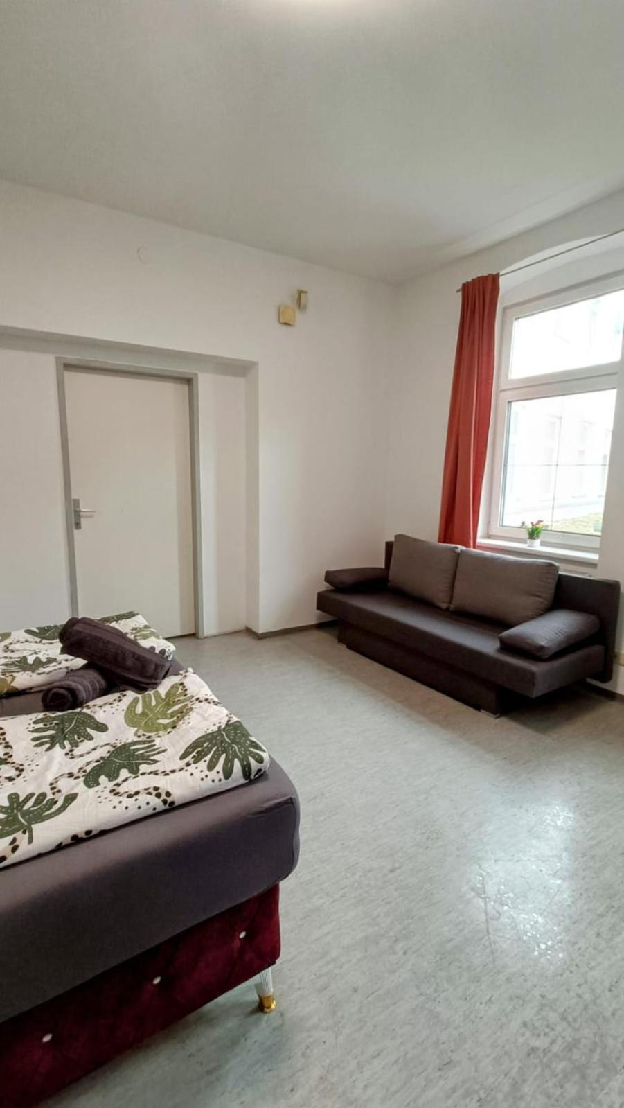 Near Schoenbrunn - Economy Rooms In Shared Apartment At Meidling Train Station Wenen Buitenkant foto