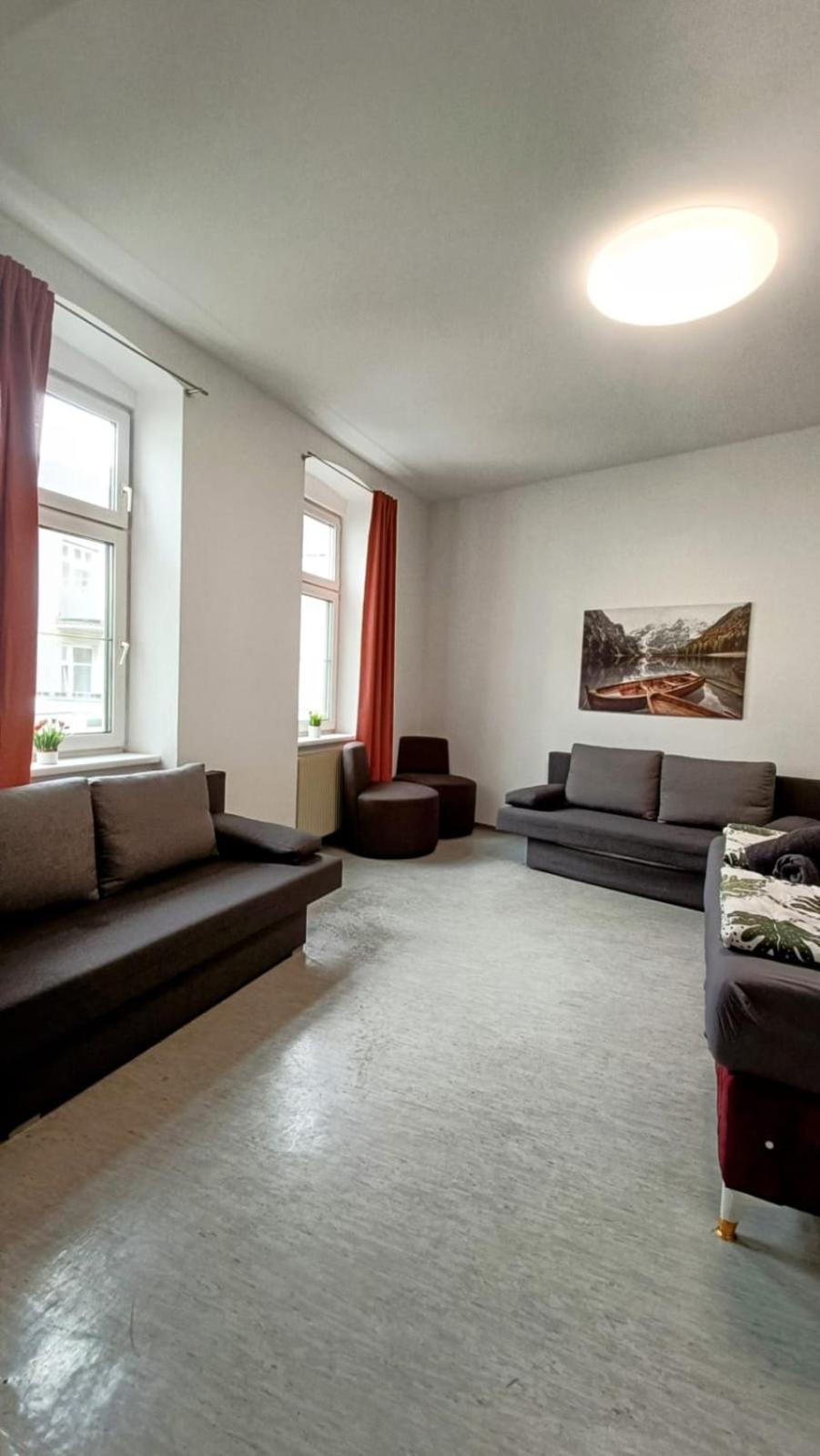 Near Schoenbrunn - Economy Rooms In Shared Apartment At Meidling Train Station Wenen Buitenkant foto