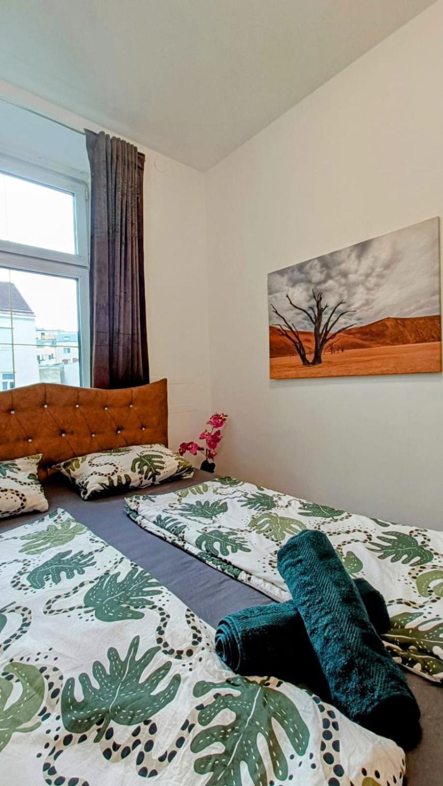 Near Schoenbrunn - Economy Rooms In Shared Apartment At Meidling Train Station Wenen Buitenkant foto