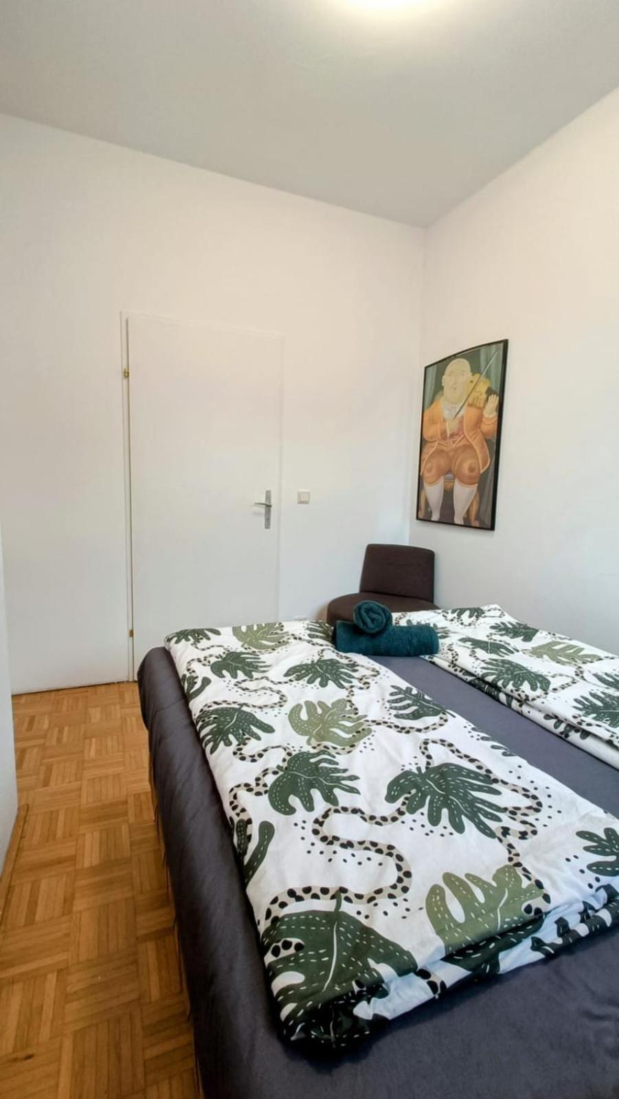 Near Schoenbrunn - Economy Rooms In Shared Apartment At Meidling Train Station Wenen Buitenkant foto